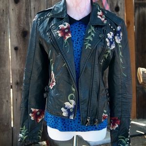 BlankNYC Faux Leather Jacket w/Floral Embroidery M